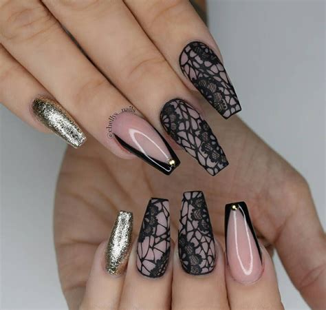 Lace Pattern Nails