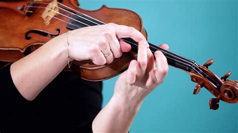 How to Do Vibrato | Violin Lessons - YouTube