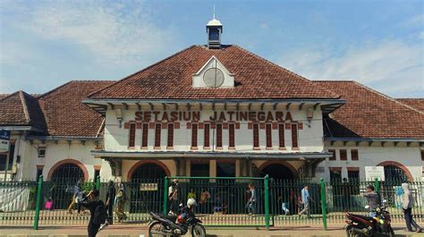 Train Station Jatinegara | Koloniale architectuur, Jakarta, Architectuur