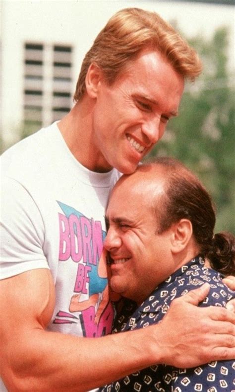 Arnold Schwarzenegger and Danny DeVito in Twins (1988) | Arnold ...