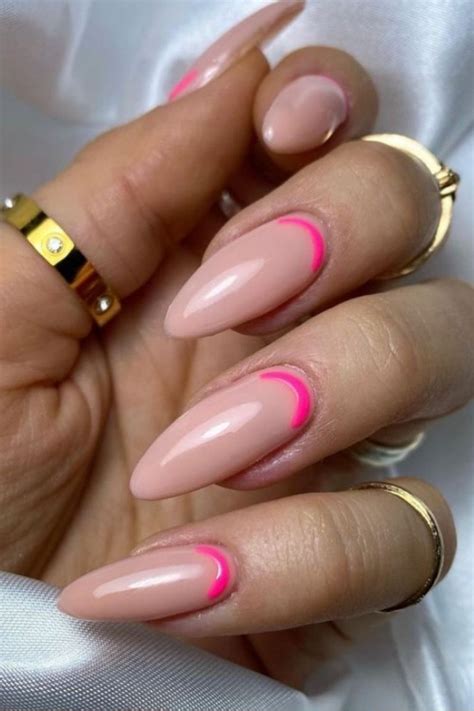 35 Cute Oval Nails Art Designs for Summer Nails 2021