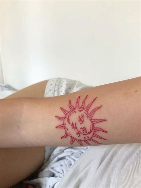 sun and moon red tattoo | Bozze per tatuaggi, Idee per tatuaggi, Tatuaggi