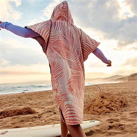 13 Best Changing Robes To Keep Warm On The Beach | Glamour UK