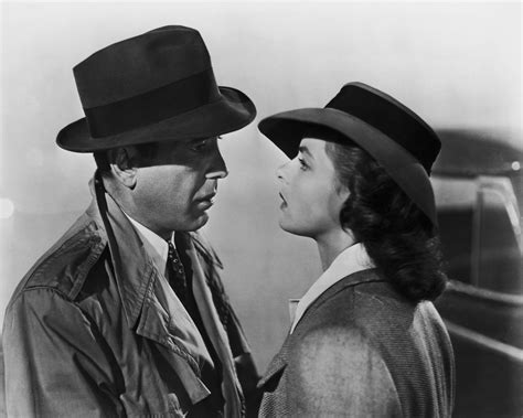 Casablanca Romance – 4K Ultra HD B&W Wallpaper