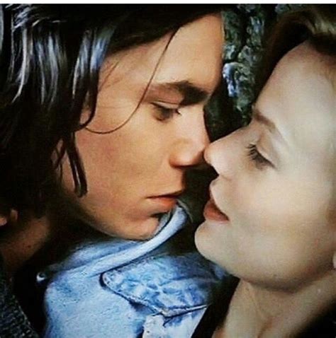 River and Samantha | River phoenix, River phoenix samantha mathis, Keanu reeves and river phoenix