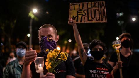 Candlelight vigil held for George Floyd in Mexico City [Video]