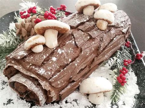 How to Make Buche De Noel? - Cooking Passio