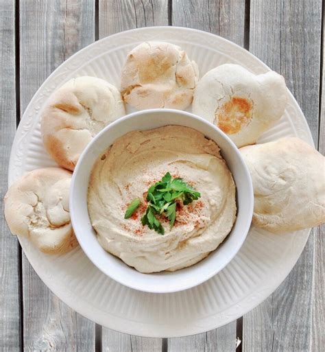 Homemade Hummus & Pita (Spring Recipe Swap) - momhomeguide.com