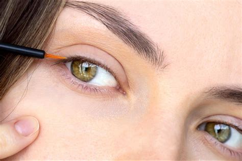 Do lash serums work? Experts explain | Curology