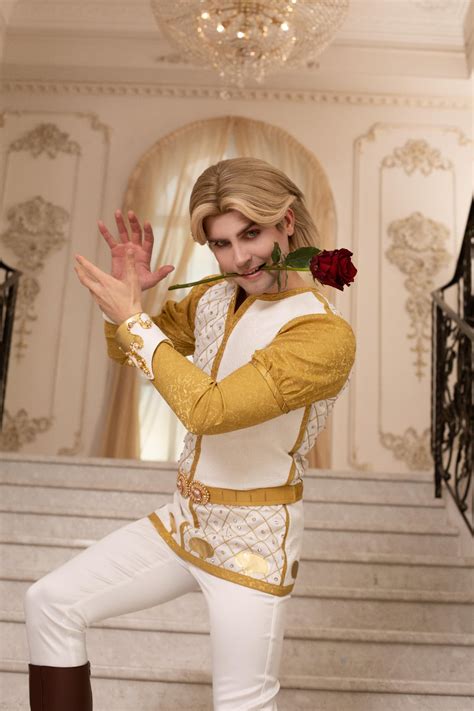 I did a Prince Charming cosplay \ From Shrek 2 : r/pics