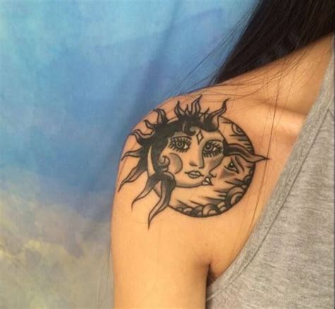 50 + Sonnen- und Mond-Tattoos - Ideen für Paare Sonnen- und Mond ...