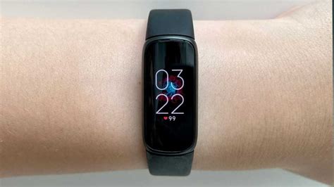 Fitbit Luxe Review: Quality Build, Colour Touchscreen, Fashion - Tech Advisor