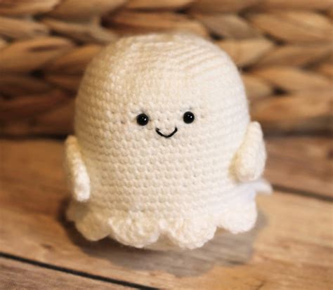 11 Easiest Ghost Free Crochet Patterns for Halloween (cute!) - Little World of Whimsy