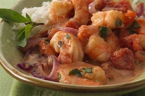 Recette de curry thaï aux crevettes sautées avec lait de coco et ...