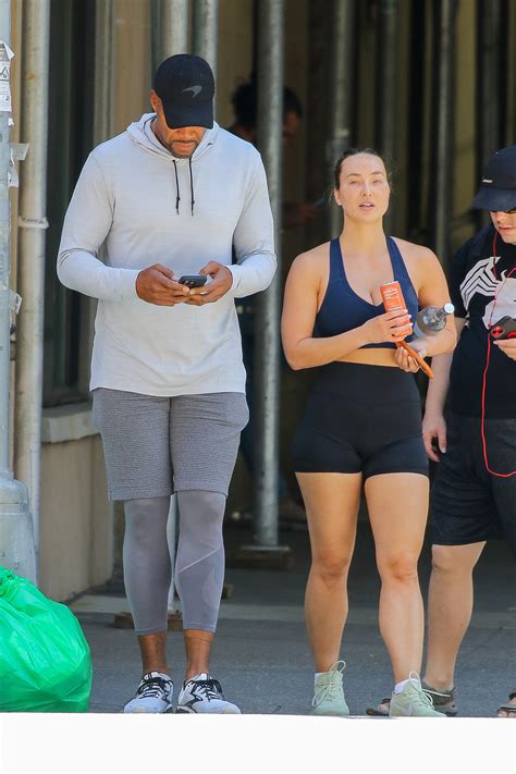 GMA’s Michael Strahan holds girlfriend Kayla Quick close as pair show ...