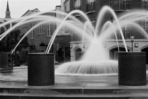 Items similar to Charleston Waterfront Park Fountain 12x18 on Etsy