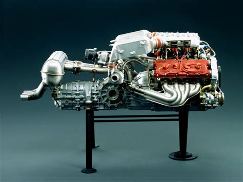 This Is What The Guts Of A Ferrari F40 Look Like | Gizmodo Australia