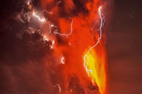 This dramatic flash is volcanic lightning from Chile's Calbuco volcano ...