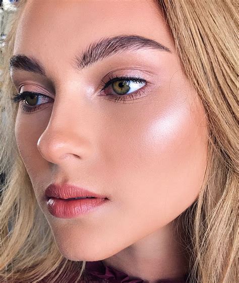 Pinterest: DeborahPraha ♥️ glowy makeup highlighter | Highlighter ...