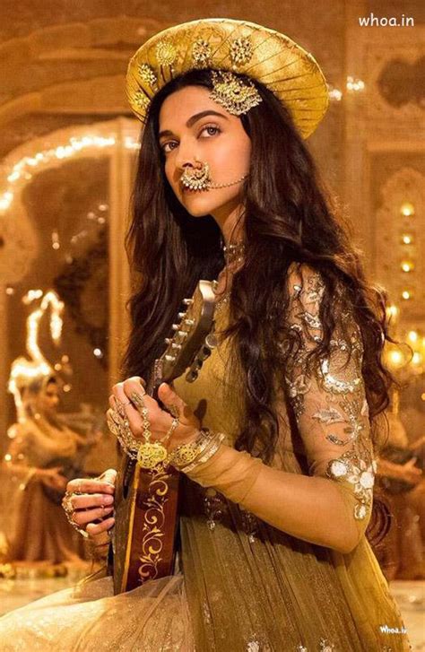 Deepika Padukone First Look In Bajirao Mastani Movies Wallpaper