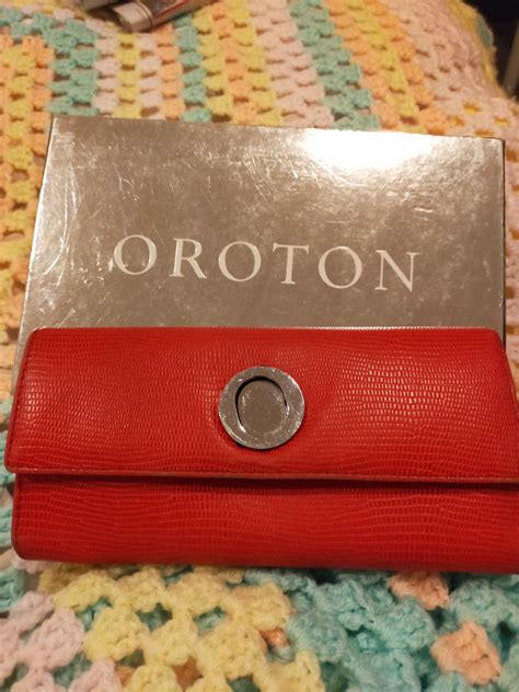 Oroton Pink Oroton wallet / Dress for Dignity - Pre-loved Online ...