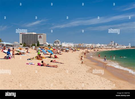 Portugal,the Algarve, Vilamoura beach and Crowne Plaza hotel Stock Photo: 61616866 - Alamy