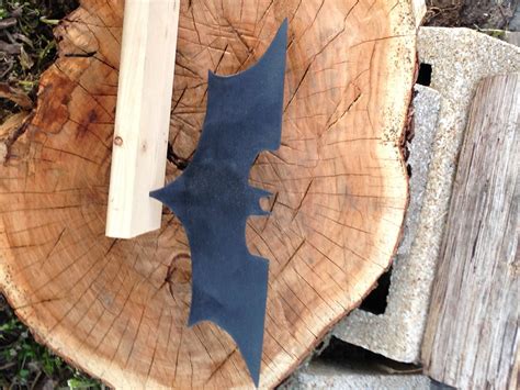 Giant Batarang : 5 Steps (with Pictures) - Instructables