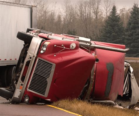 What You Should Know About Semi-Truck Crashes