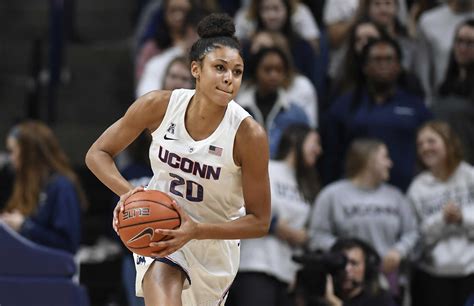 UConn's Olivia Nelson-Ododa tabbed to Lisa Leslie Award watch list