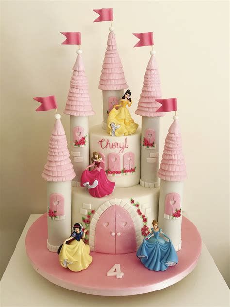 Disney princess castle cake 👑 | Princess birthday cake, Disney princess ...