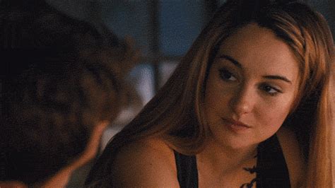 Shailene Woodley Tris GIF - Find & Share on GIPHY