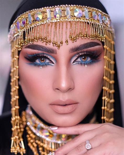 Arab Makeup, Beautiful Eyes, Beautiful Women, Yoga Poses Advanced ...
