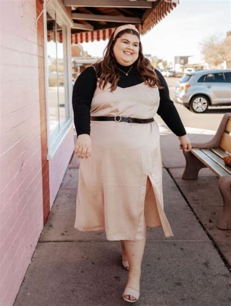 How to Wear a Belt With a Dress Plus Size Edition | Insyze