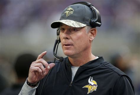 Report: Pat Shurmur to remain Vikings’ offensive coordinator in 2017