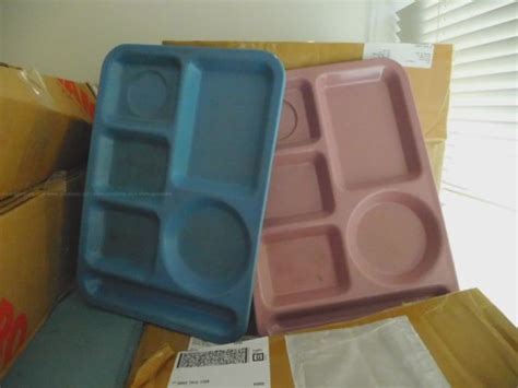 484 - school cafeteria trays, 6-compartment, 10" x 14.5", pink and blue ...