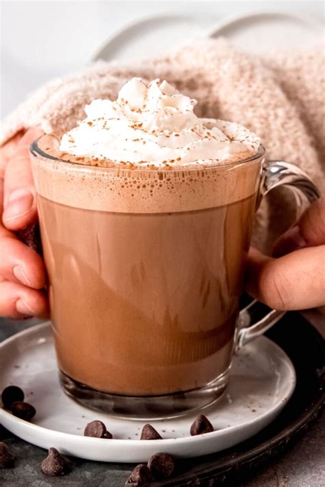 Homemade Mocha Latte (Starbucks Copycat) - coffeecopycat.com