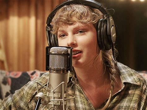 What's a song you wish you could've have seen Taylor Swift record in the studio? 🎙🎛🎶🎧 | Fandom