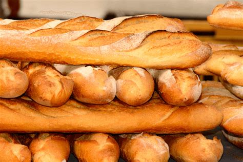 French Bread vs Baguette (5 Differences Explained)