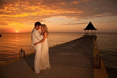 Add this to your #WeddingMoons itinerary: getting married on the beach ...