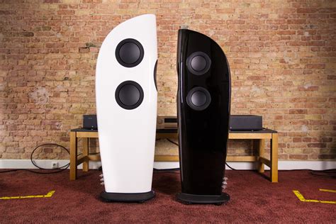 Listen to the KEF Blade Two at HiFi im Hinterhof - HiFi & Friends