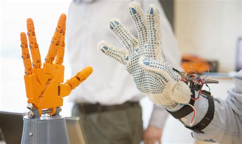 Bringing prosthetic hands to life | NIH MedlinePlus Magazine