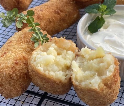 Potato croquettes with Cheese, Garlic and Onion - 3CatsFoodie