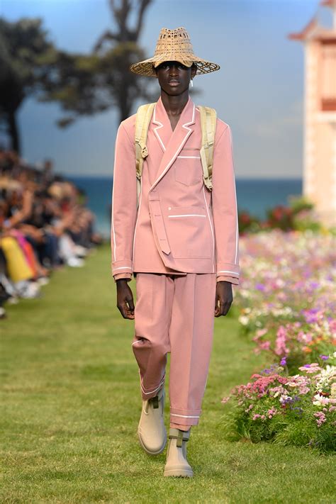 Men's Spring 2023 Fashion Trend: Relaxed Suiting