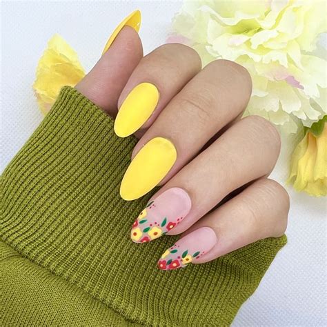 Yellow Spring Press on Nails Glue on Nails Flower Nails - Etsy | Glue on nails, Yellow nails ...