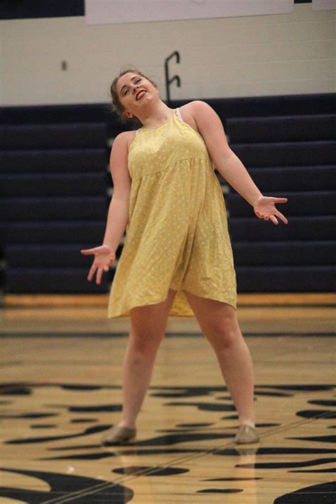 Silver Stars perform in spring show – Mill Valley News