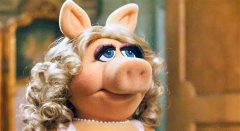 Miss Piggy from The Muppet Movie | CharacTour