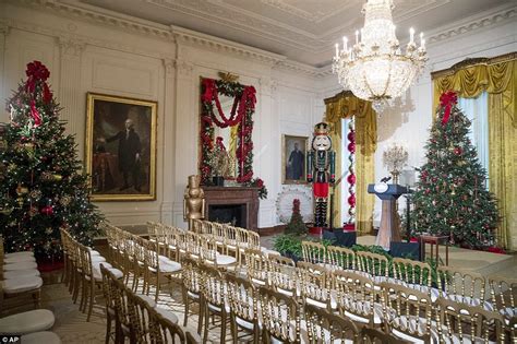 White House Christmas theme: 'The Gift of the Holidays' | Daily Mail Online