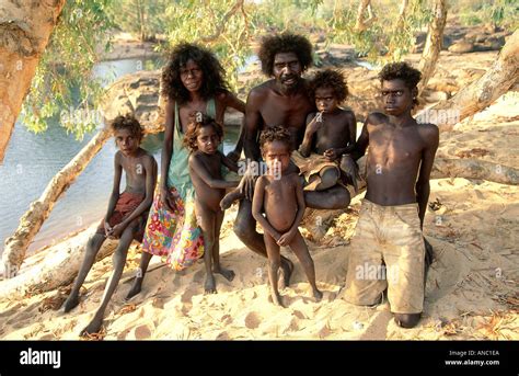 Aborigines australia family hi-res stock photography and images - Alamy