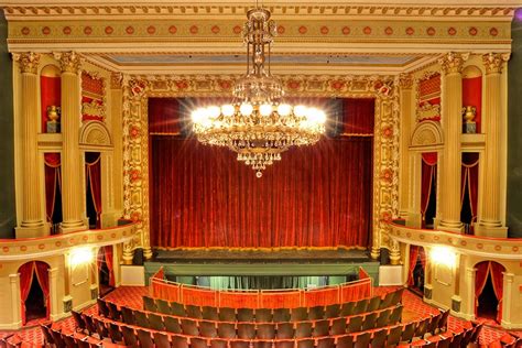 14 Historic American Theaters | Architectural Digest