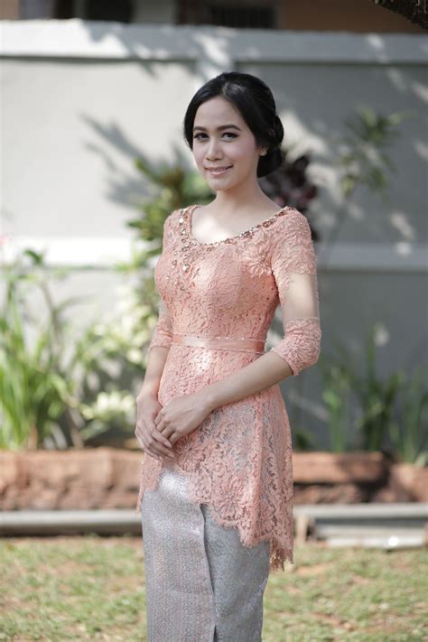 #kebaya #tenun #songket #kebayainspiration #inspirasikebaya #indonesia ...